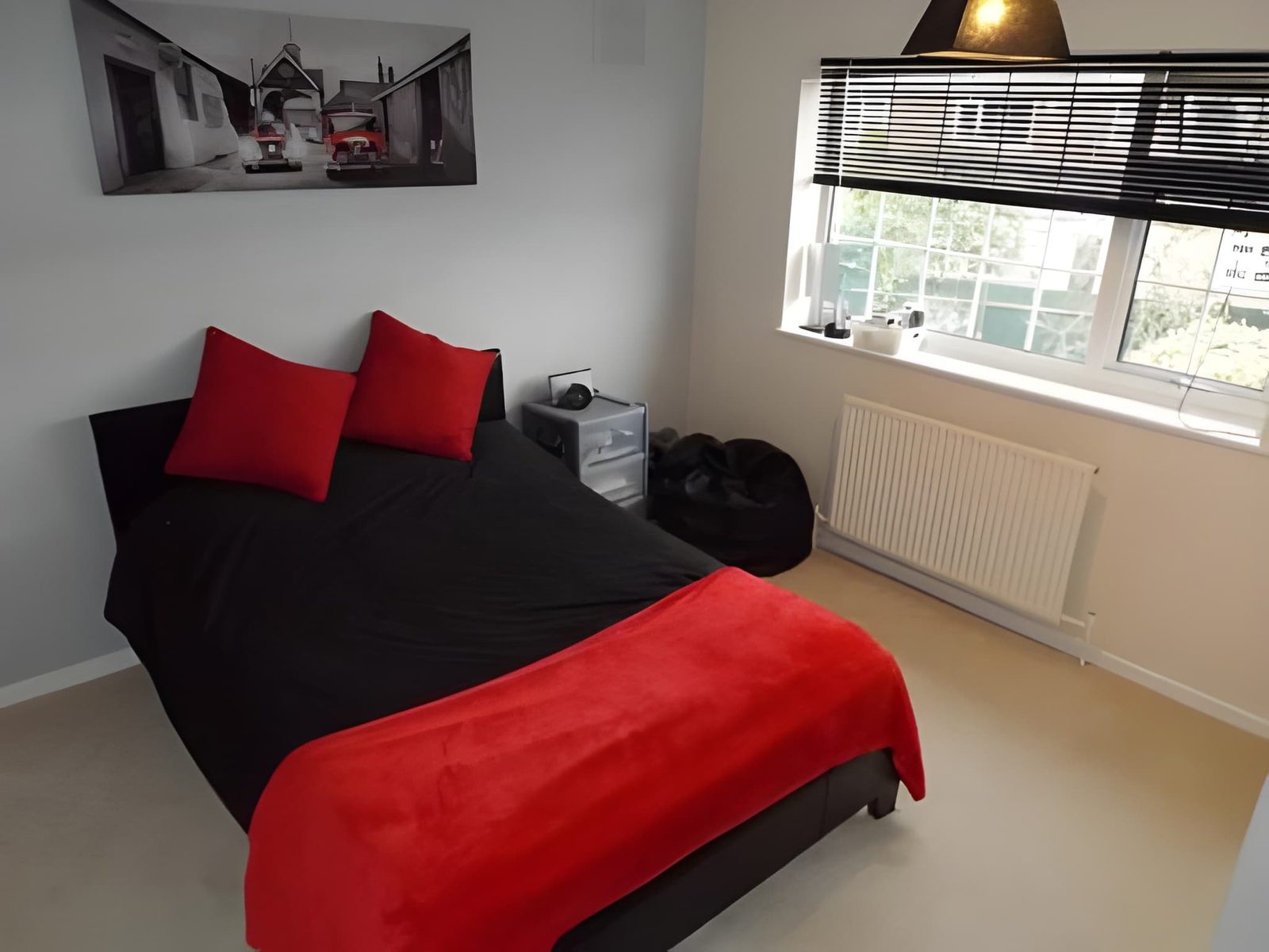 Bedroom with double bed
